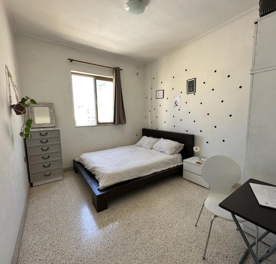 St Julian Rainbow Apartment Saint Julian's Екстериор снимка